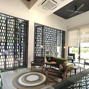 https://the-nest-house.hotelsinmalacca.net
